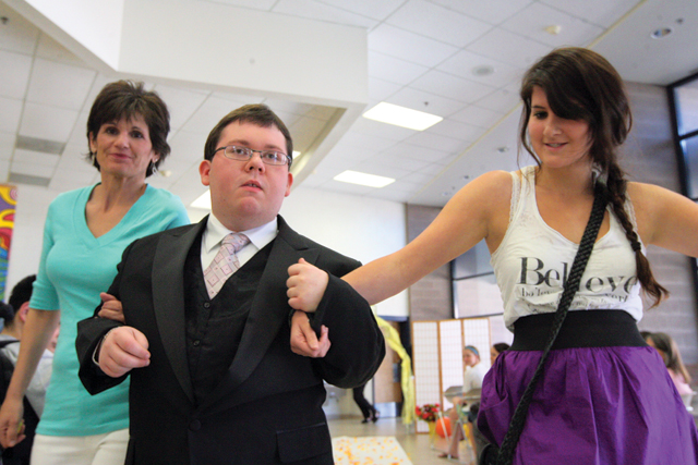 Best Buddies put on fashion show for prom